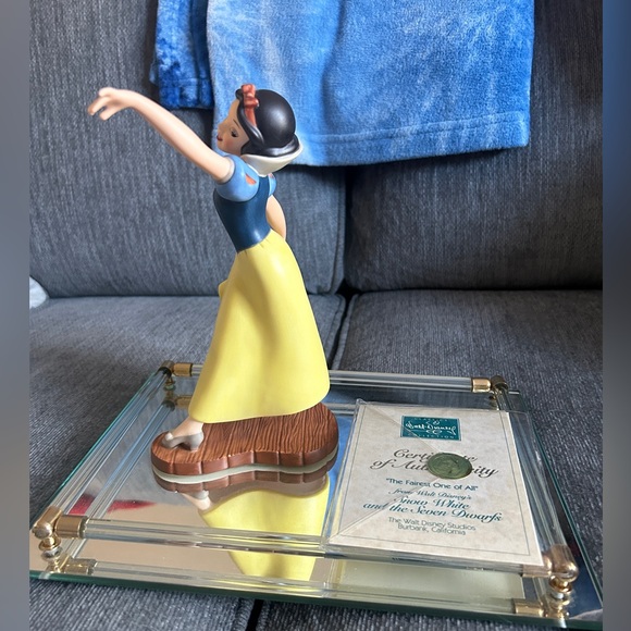 Walt Disney Classics Collection Snow White Fairest One of All Princess Figurine - Picture 3 of 6